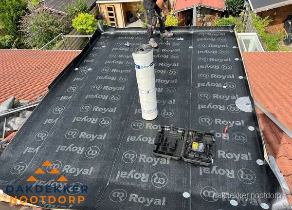 Dakrenovatie met Royal onderdak op plat dak in Nootdorp