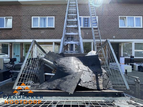 Kosten dakreparatie: dakschade aan flatgebouw in Nootdorp Kosten dakreparatie: dakschade aan flatgebouw in Nootdorp