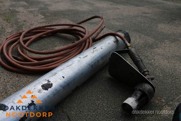 Dakdekker gasbrander en gereedschap voor spoedklus in Nootdorp Dakdekker gasbrander en gereedschap voor spoedklus in Nootdorp