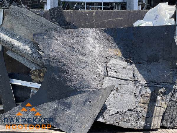 Kosten dakrenovatie: afvoer oud dakmateriaal in Nootdorp Kosten dakrenovatie: afvoer oud dakmateriaal in Nootdorp
