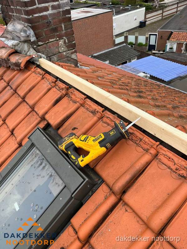 Kosten dak vervangen: werkzaamheden aan pannendak in Nootdorp Kosten dak vervangen: werkzaamheden aan pannendak in Nootdorp