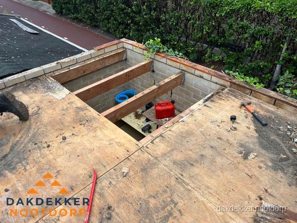 Plat dak vervangen met open constructie in Nootdorp Plat dak vervangen met open constructie in Nootdorp